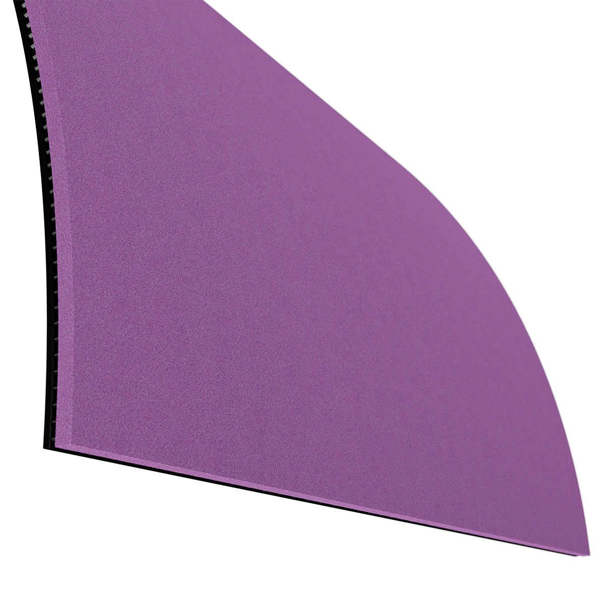 Lila Schreibtischunterlage aus Filz mit schwarzer Rückseite, Nahaufnahme.