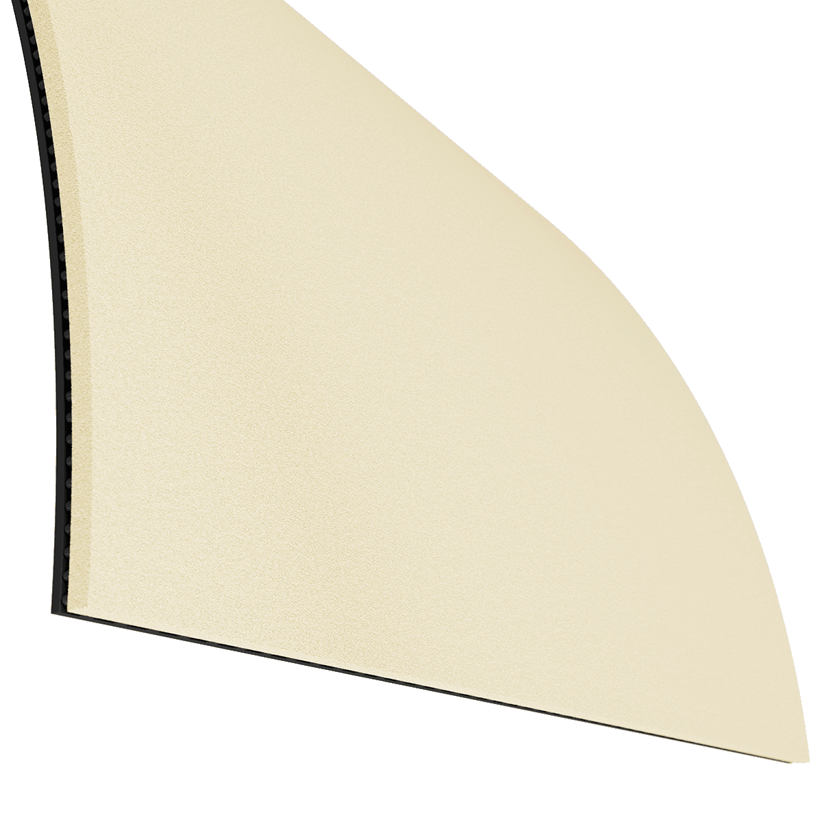 Nahaufnahme einer cremefarbenen, gebogenen Schaumstoffmatte mit schwarzer Unterseite.